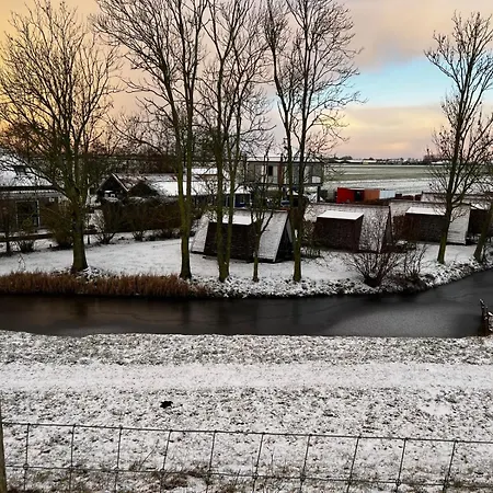 Hotelhuisjes فندق